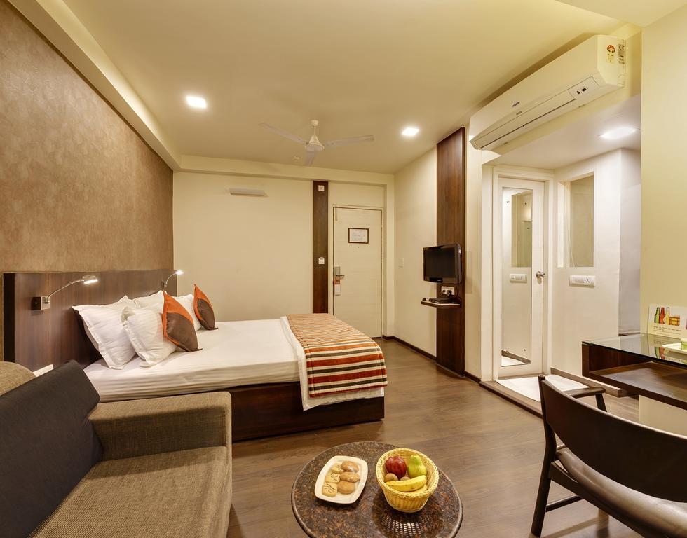 Citrus Hotel Kolhapur Exterior photo