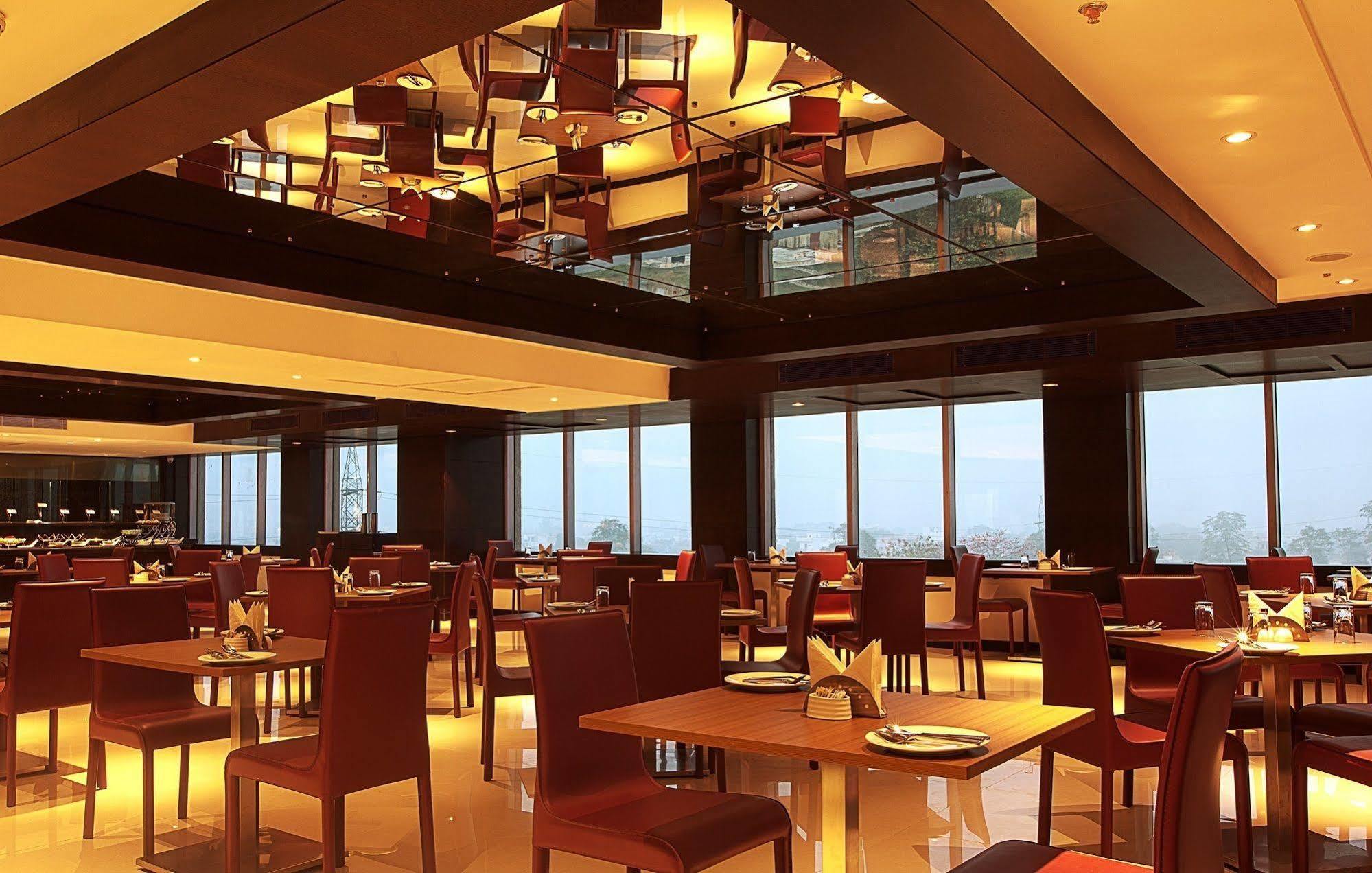 Citrus Hotel Kolhapur Exterior photo