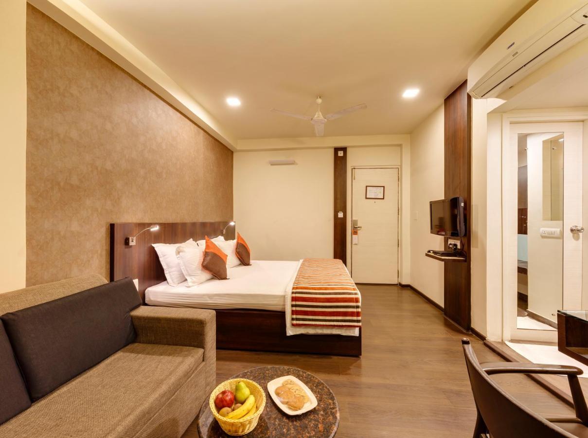Citrus Hotel Kolhapur Exterior photo